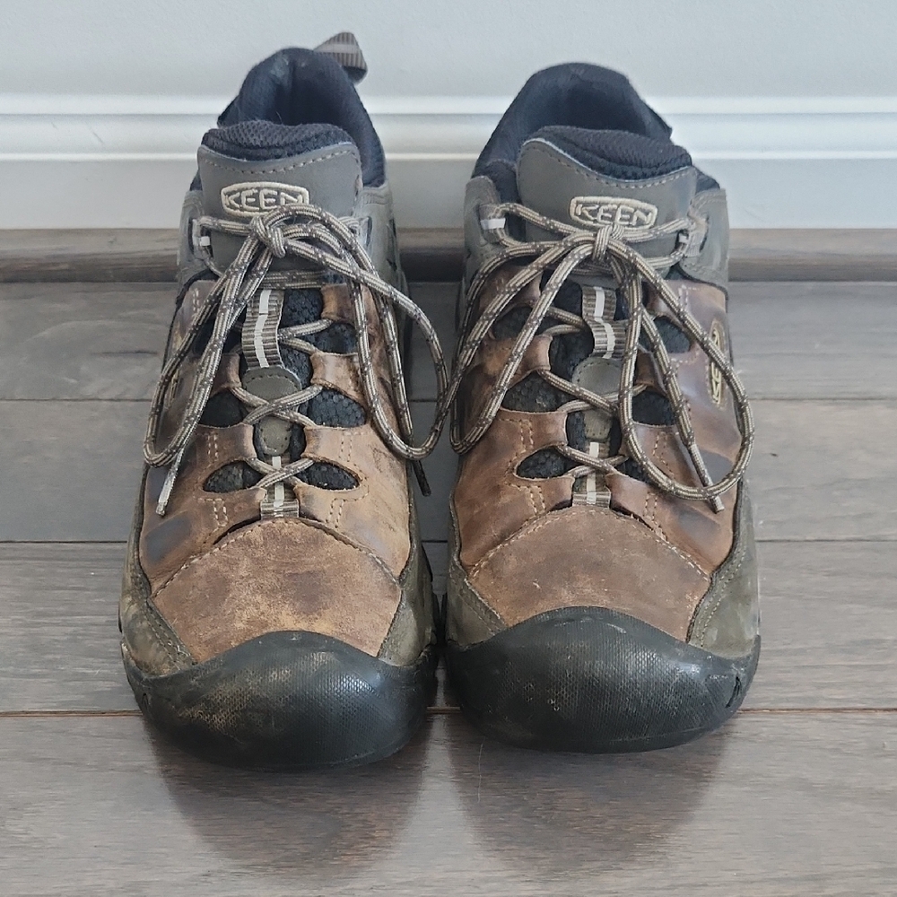 Keen Brown and Black Athletic Shoes Rugged Design